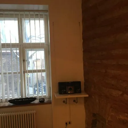 Vene 12a With Balcony *